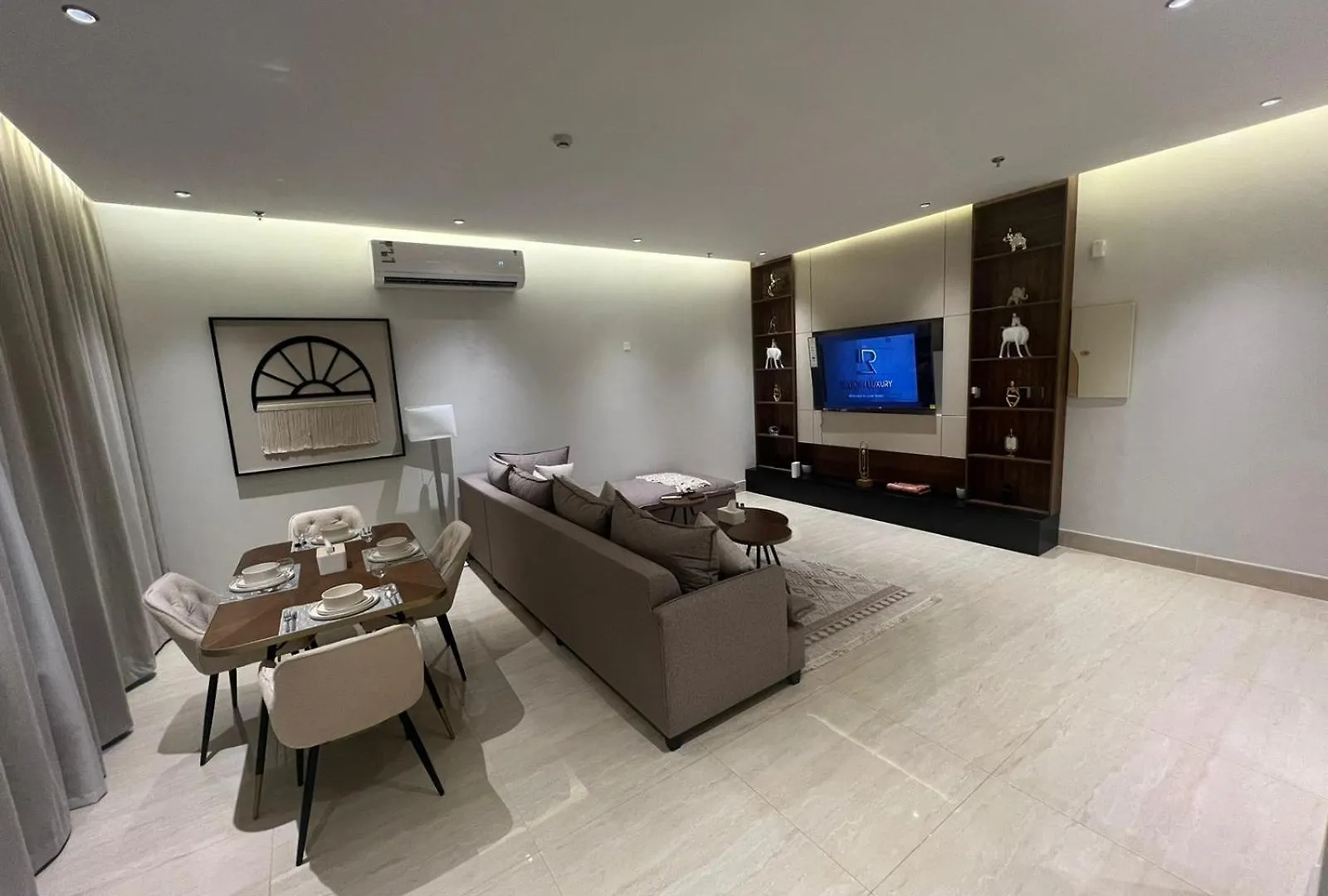 Riyadh Luxury الملقا 115 0*,
